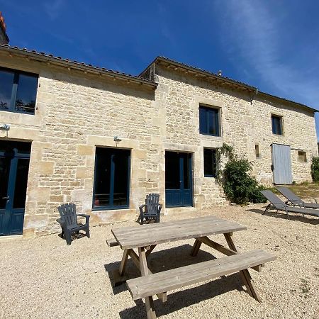 Chateau Des Loups - Les Cedres Bleus Echire Exterior photo