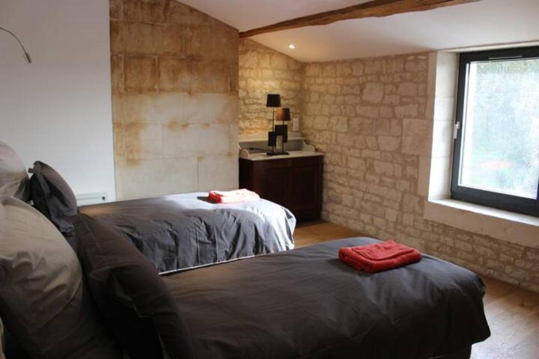 Chateau Des Loups - Les Cedres Bleus Echire Exterior photo